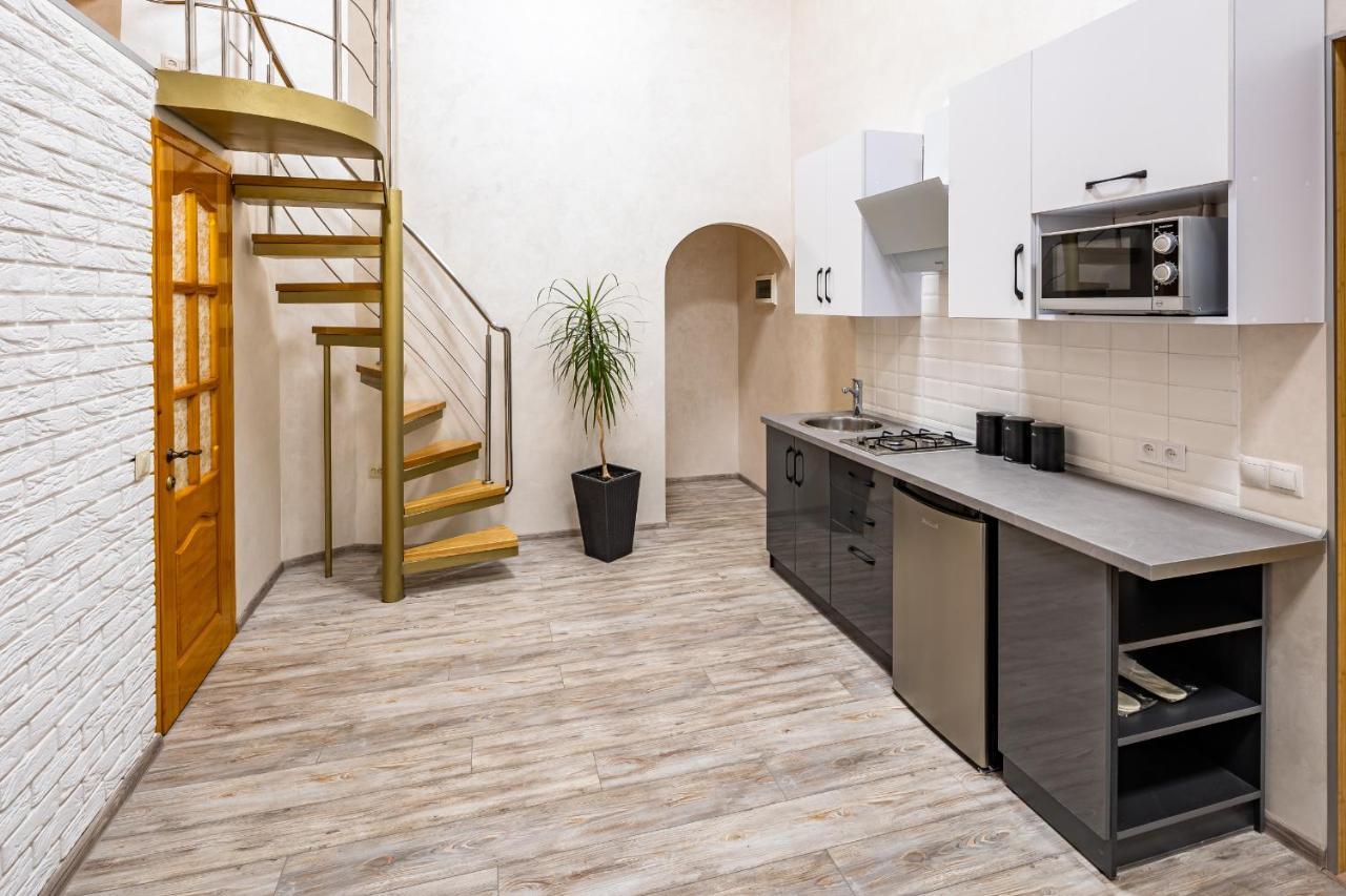 Apartment on Kovzhuna street Lviv Buitenkant foto