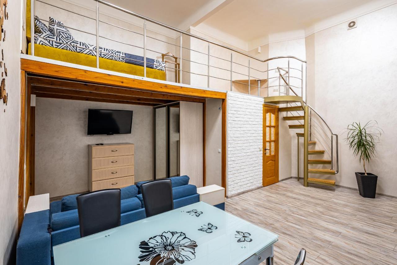 Apartment on Kovzhuna street Lviv Buitenkant foto