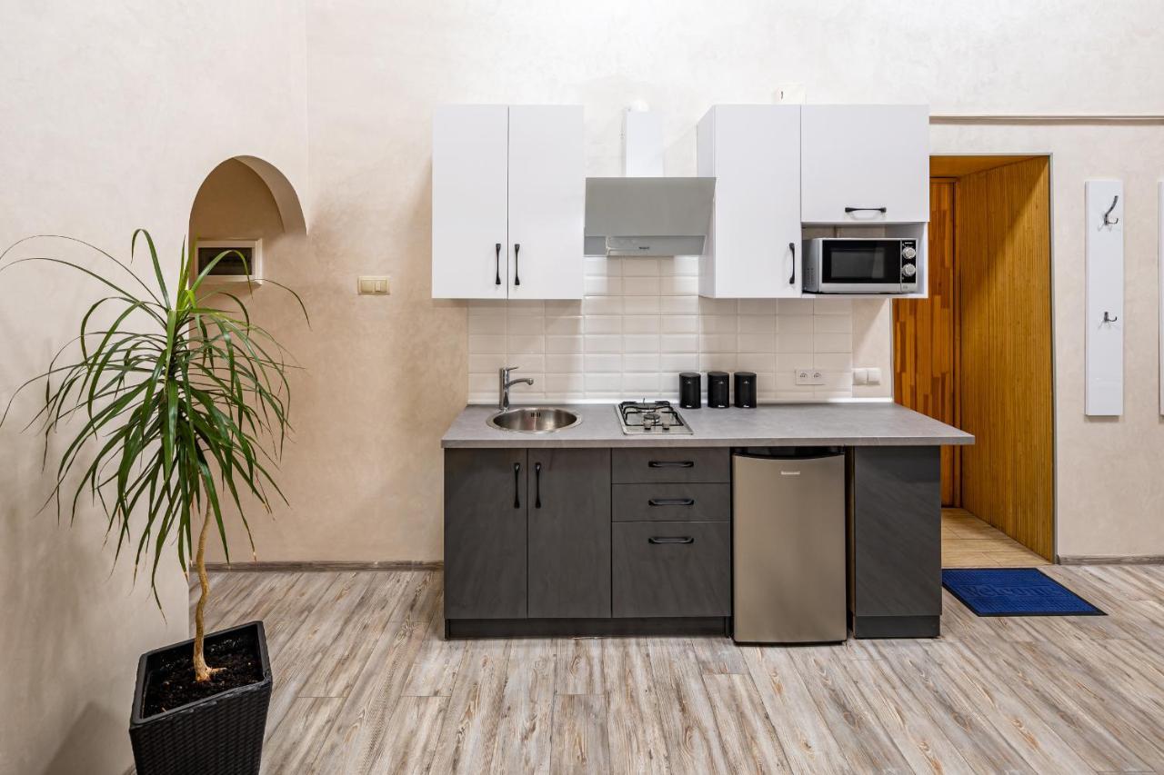 Apartment on Kovzhuna street Lviv Buitenkant foto