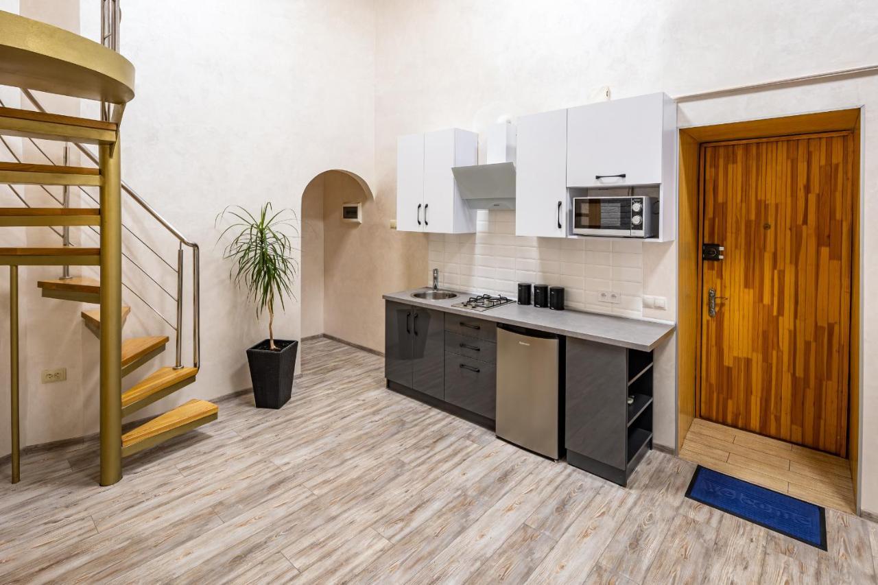 Apartment on Kovzhuna street Lviv Buitenkant foto