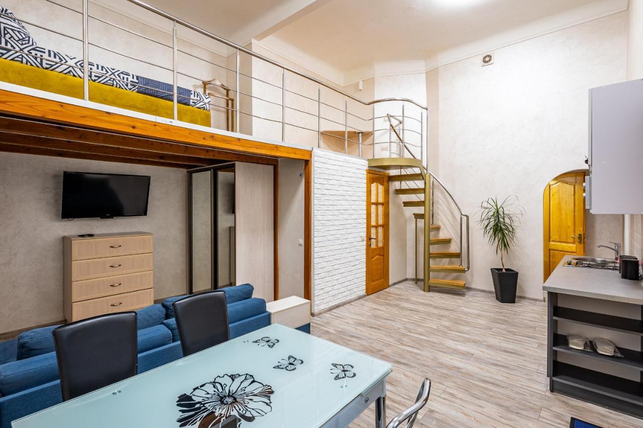 Apartment on Kovzhuna street Lviv Buitenkant foto