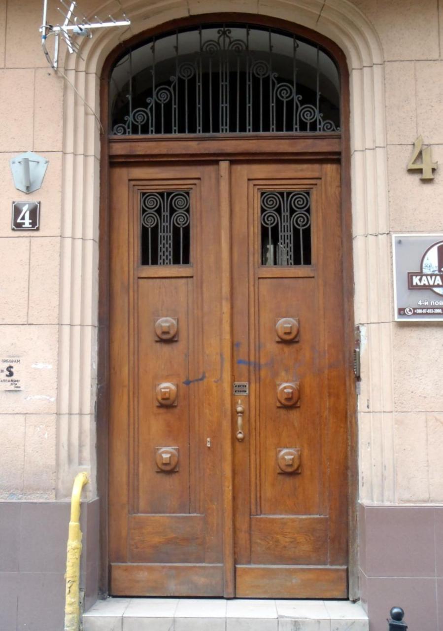 Apartment on Kovzhuna street Lviv Buitenkant foto